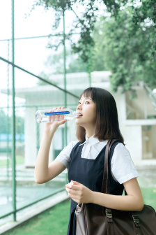 打扑克运动高清视频